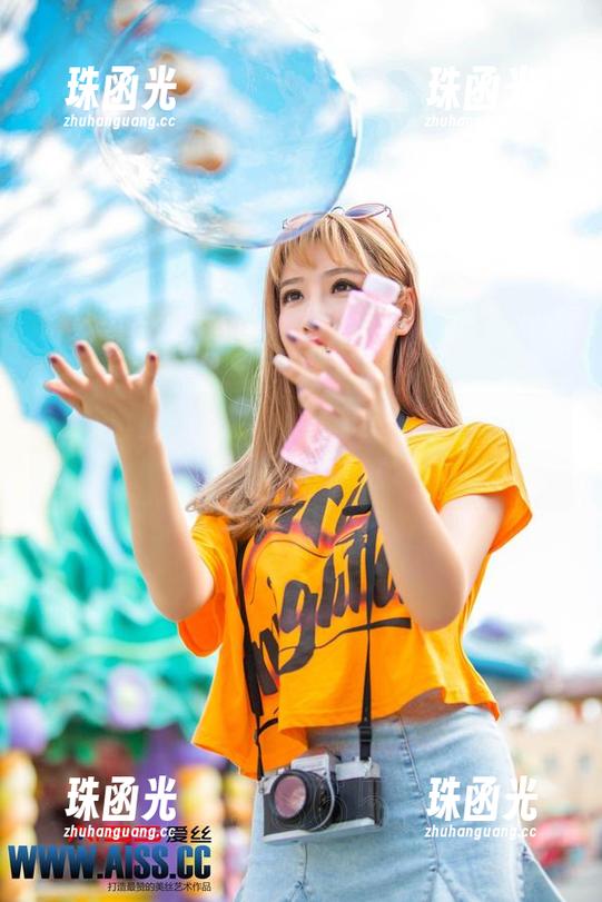 AISS爱丝(钻石版) - 逛街中的亚美依，更新的美图实在是一种小秘密