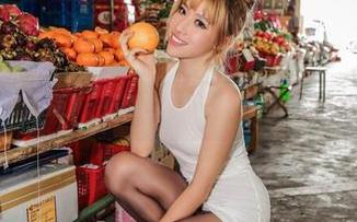 AISS爱丝(黄金版) - 小哲的恶搞女神套图：看似高冷其实低调