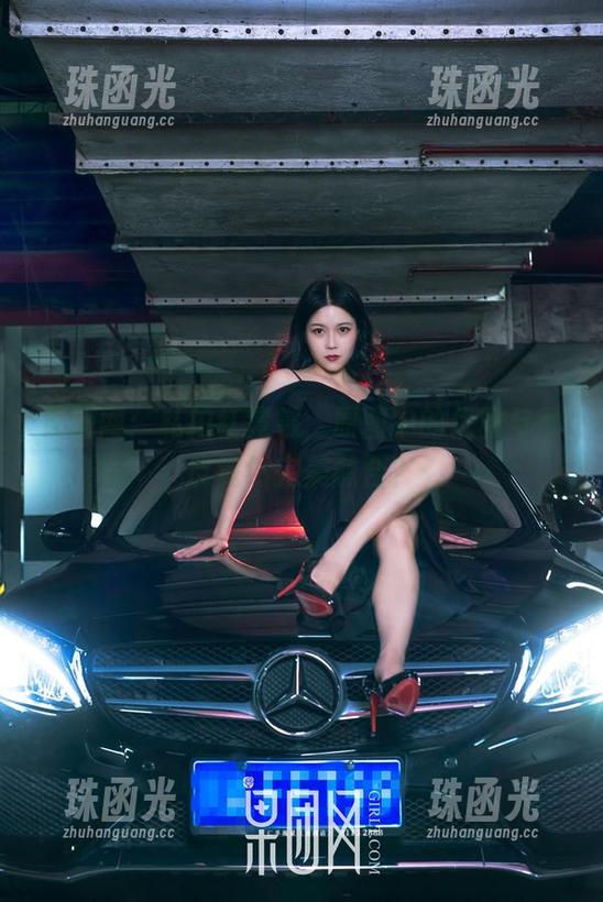 GIRLT果团网 果团网:私拍红霓裳,原图中的优雅与顽皮竟然完美融合?