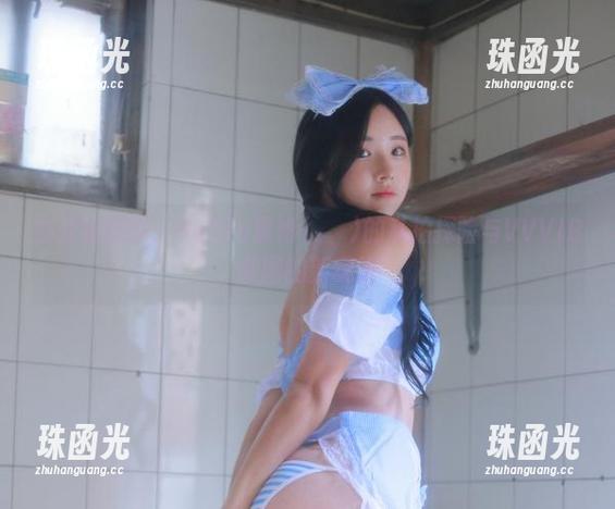 办公室趣事：Habin夏彬(하빈)的私拍探险与VVVIP套图的新玩法