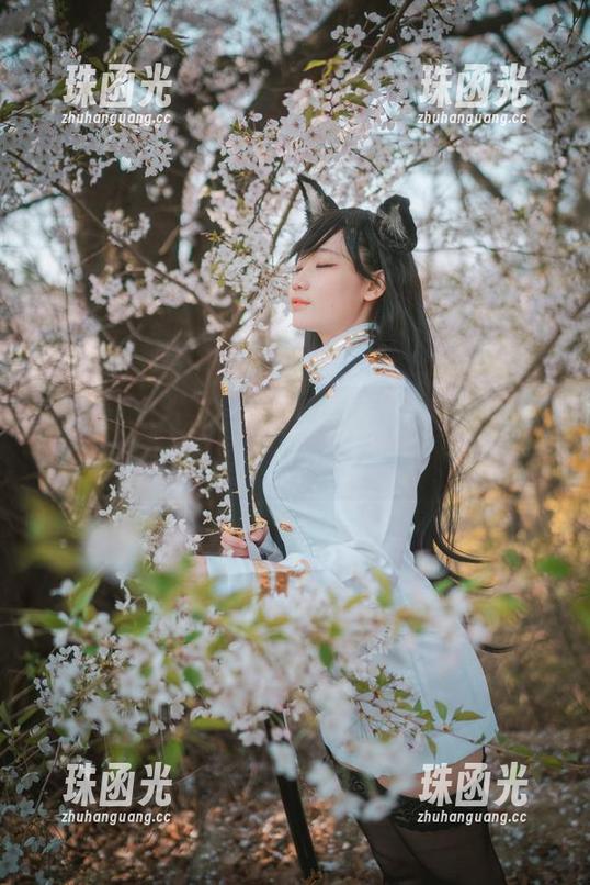 图册里Mimmi(밈미)和小鸟的互动，还是说那只小鸟其实是小精灵？