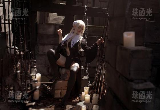 沉浸在NinJa阿寨寨的牛仔裤写真集里，仿佛能嗅到牛仔布的柔软