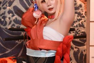 PoppaChan的写真集：伊丝塔，谁能拒绝这种调皮的搭配呢？