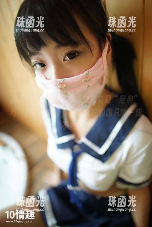 ROSI口罩 说到这和服套图,ROSI简直是“经典”与“突破”并存,谁说传统和服只能一成不变呢?