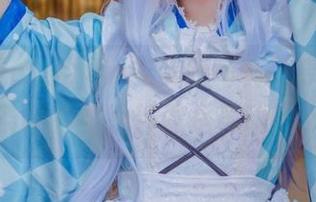 Sayako＿今年4岁美腿写真分享：高清中，每条腿的曲线都像是舞动的小精灵。