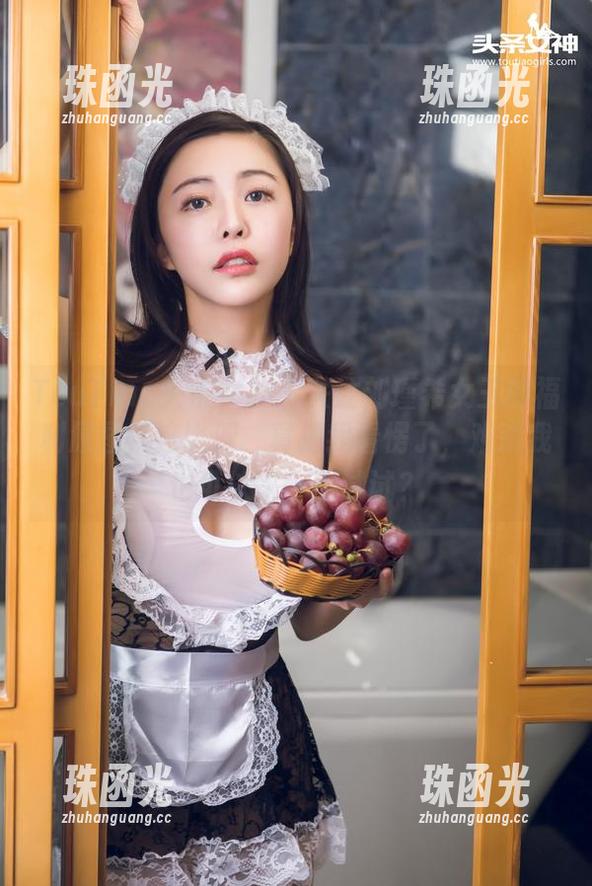 TouTiao头条女神-刘瑾希 TouTiao头条女神 - 关注刘瑾希女王的福利原图,这比例,真把我看愣了,难道我也可以来一张试试?