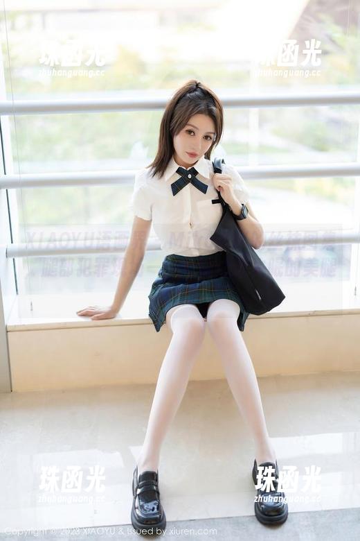 XIAOYU语画界 - Miko酱吖的丝袜图集，腿部犯罪现场——足以让我失眠的美腿写真！