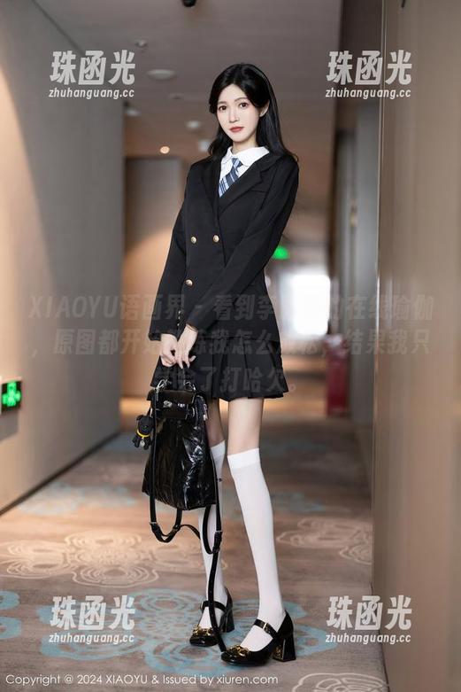 XIAOYU语画界-李丽莎 XIAOYU语画界 - 看到李丽莎的在线瑜伽,原图都开始教练我怎么放松,结果我只学会了打哈欠。