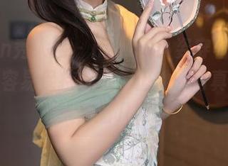 Xiuren秀人网 - nancy小姿穿着白裙，虽然不容易保持优雅，但她的写真总是让人多看几眼。