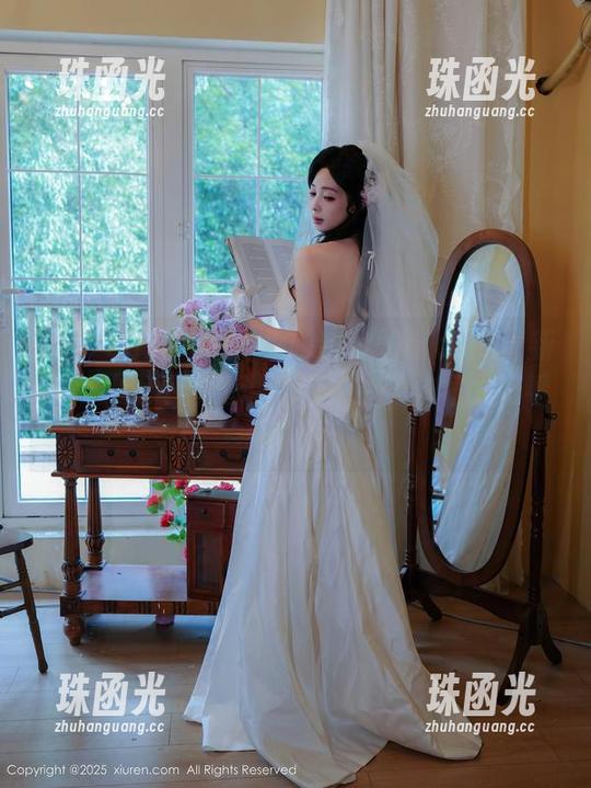 Xiuren秀人网-奈汐酱nice Xiuren秀人网 - 为啥奈汐酱nice的最新写真让我不停想说“哇”!连衣裙太好看了!