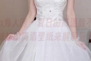 Xiuren秀人网 - 夏日的高温躲不掉，奶油妹妹的高清壁纸来解解暑吧？
