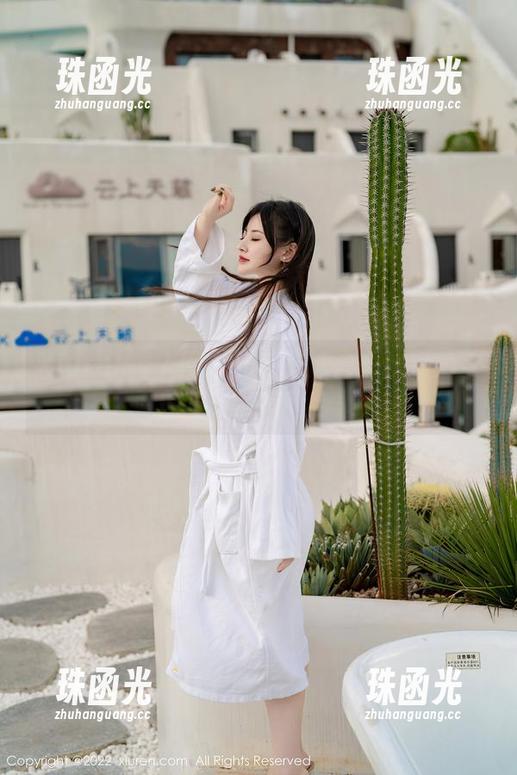 Xiuren秀人网 - 如何在泳池里找到奶茶味的包子的有趣合集？