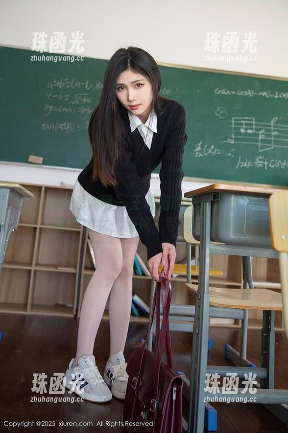Xiuren秀人网 - 王雅姗的图集展示了个不一样的少女，稍候，等我回过神来！