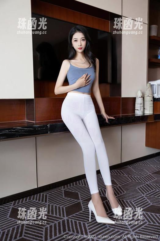 Xiuren秀人网 - 邹晶晶的写真，每一张都像是裤子里的小愿望，怪异又让人忍不住多看几眼。