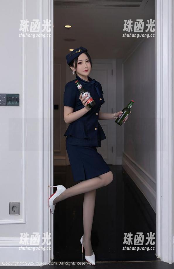 Xiuren秀人网-黄可Christine Xiuren秀人网 - 换个角度看黄可Christine,JK图包里的美图别有风味!