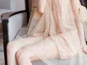 YouMi尤蜜荟 - 艾小青的裸色沉醉，精选套图：谁需要衣服的负担？