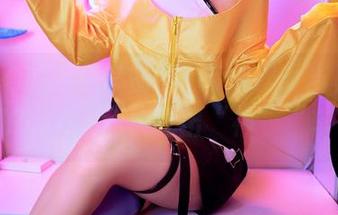ZinieQ的写真套图，柊诗绘理：当模特拼命摆Pose，我疯狂出“神”“车”！