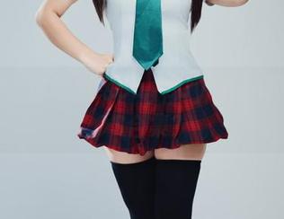 就问你，谁能拒绝puypuychen的礼服COS合集？