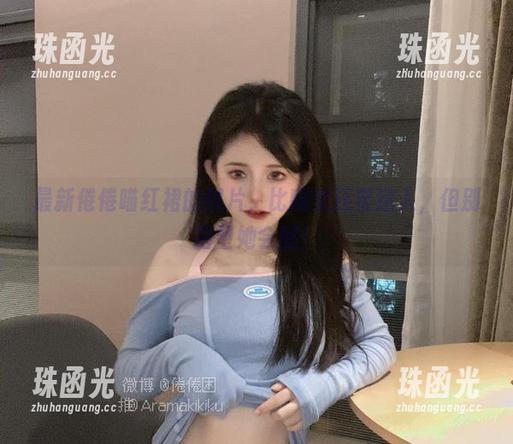 最新倦倦喵红裙的照片，比睡觉还要迷人，但别指望她会醒！