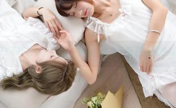 兔子Zzz不吃胡萝卜原图、更新，内衣下隐藏的微妙瞬间……