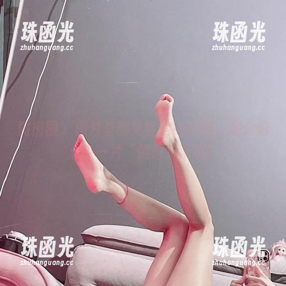 兔宝妮to 微密圈 - 图片里的兔宝妮to长腿,观众们心中一片“腿迷”草地!
