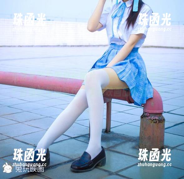 免费来的校服白丝图片，把所有人都拉回那个懵懂的校园时代，兔玩映画的套路又来了。