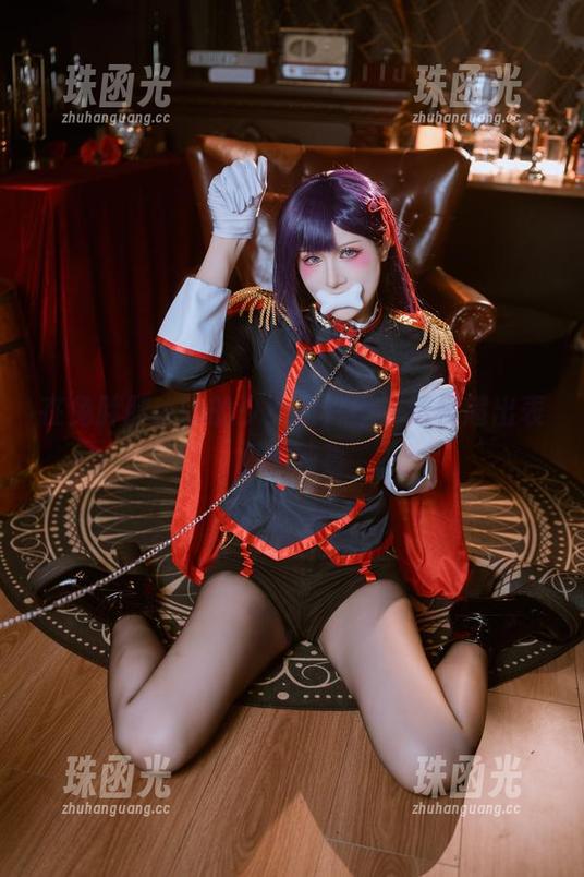 在兔胖胖min的少女照片里，透视超出表面的纯真