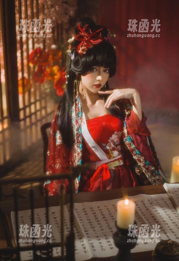 凛子酱 凛子酱的丝袜图库:小心,可能让你一刷成主!