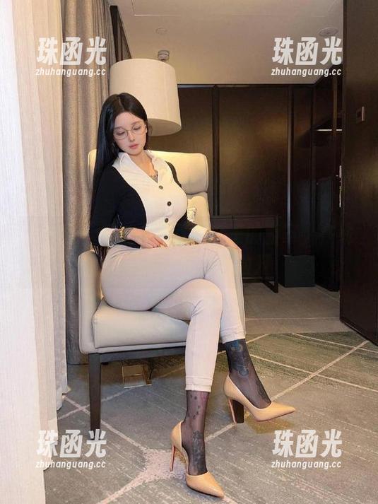 卡通百科老王 微密圈 - 透过卡通百科老王的面罩,在线图集中大幕即将拉开
