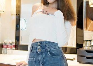 嗲囡囡 - 泳池里的李筱乔jo，原图满满的福利，还有那么一点让人意外的…诶，不说了