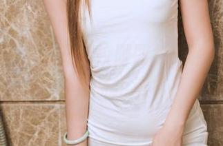 头条女神 - 火儿的校服图包：精选，谁还有办法抗拒这样？
