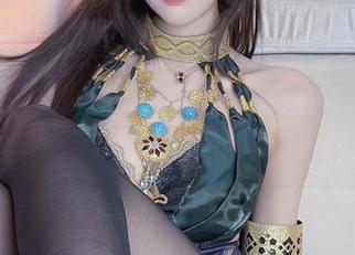 让人分心的小小奶瓶儿，图集中这位秘书实在太能撩！
