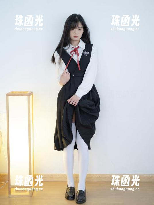 少女秩序 - 小葵的居家原图，现在流行“随便穿穿”的写真风！