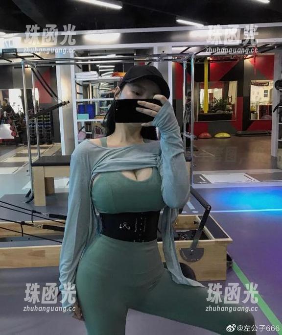 左公子666 微密圈 - 看了左公子666的女王套图,快来感受下这股力量!