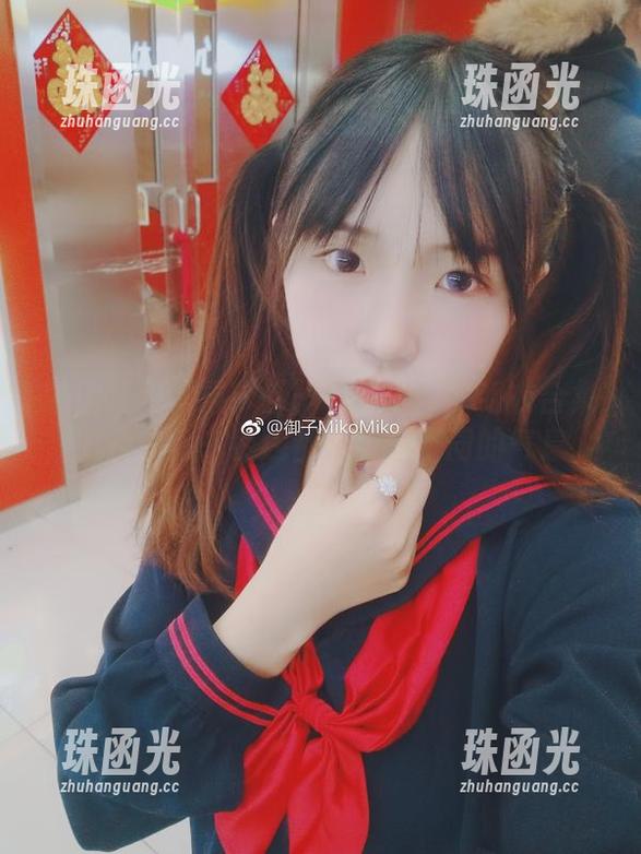 轻盈还是厚重？御子Yumiko的毛衣合集，图片中每一缕线都在传递不同的气息。