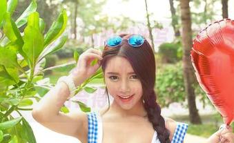 推女神 - AZHUA的御姐写真集终于更新了，快来看看她如何把‘优雅’和‘放飞’结合得如此完美！