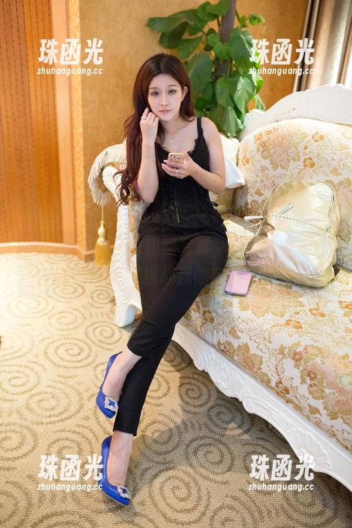 推女郎 - 黄可的和服写真，在线图集中，每一帧都在挑战我的审美底线！