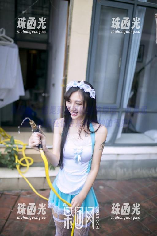 果团网-莫雅淇 果团网 - 这是莫雅淇的丝袜原图,收集起来,像是在保存某种微妙的气息?
