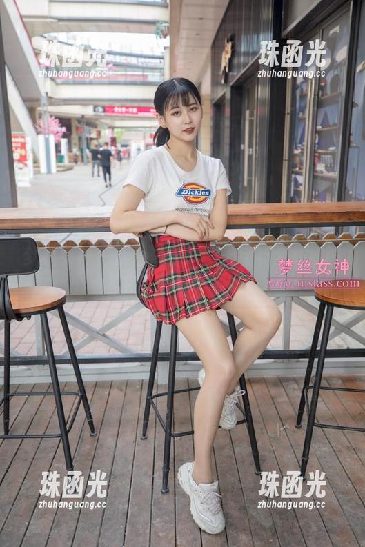 梦丝女神 - 听说莹仙女的天堂有个妹妹图包，等你下载喔
