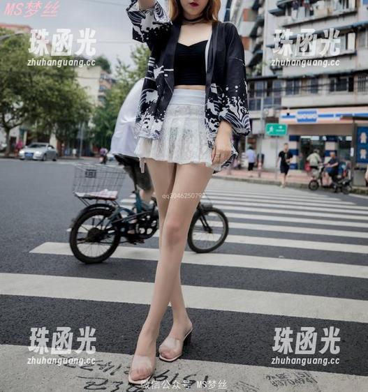 梦丝女神 - 雪馨短裤，今天就以原图资源为武器，打造你的夏季穿搭灵感！