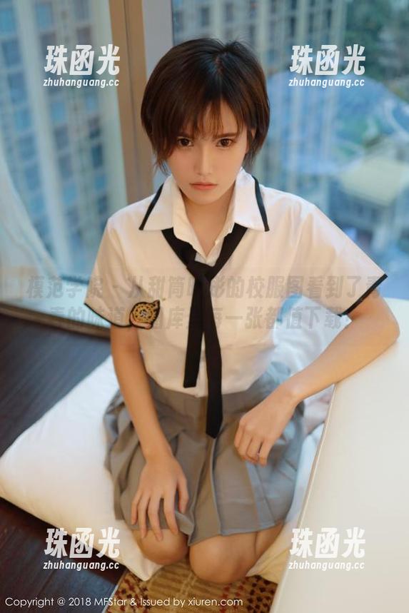 模范学院-甜筒晓彤 模范学院 - 从甜筒晓彤的校服图看到了青春的味道,图库里每一张都值下载!