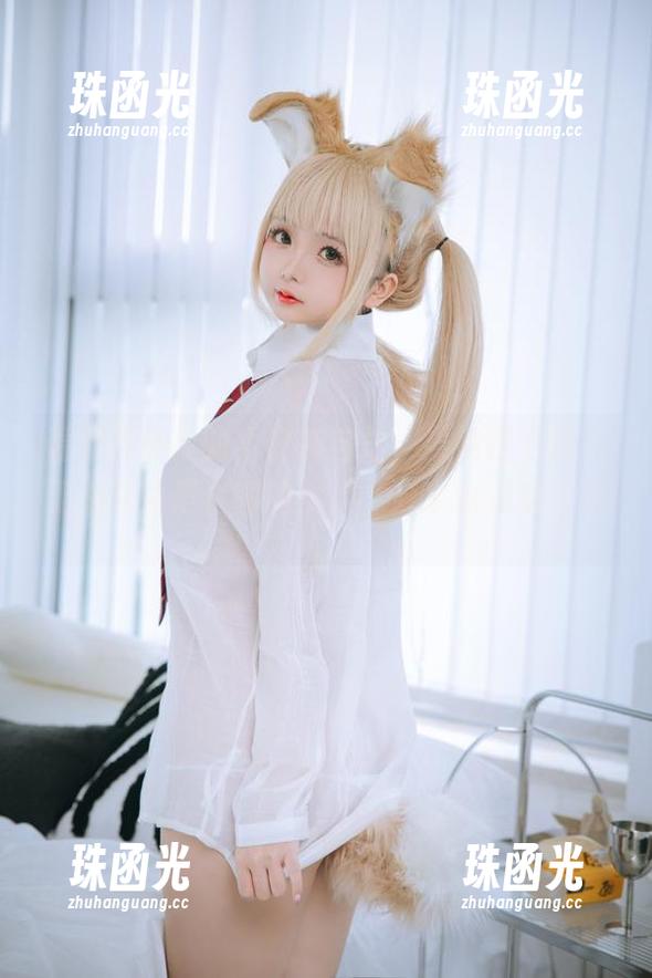 看樱井小莜的牛仔裤自拍，果然是个让人无法专注于套图的女人，分享也是白分享。