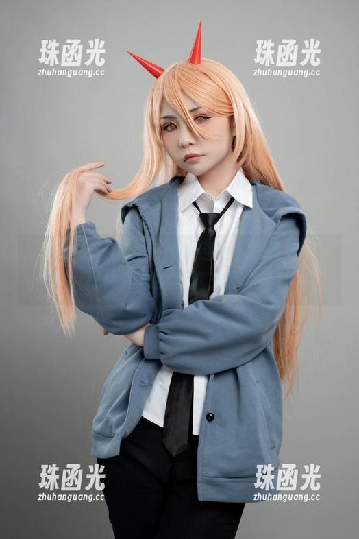 爆机少女喵小吉和她的链锯人玛奇玛，一组打破常规的写真，我的神！