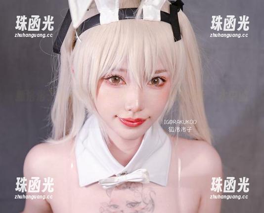 狐洛洛子 狐洛洛子的最新照片上线!黑长直飘逸如云,水中的鱼不带游的!
