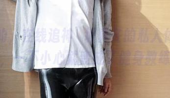 亲爱的，在线追神楽坂真冬的私人体操美图，一不小心就变成了健身教练。