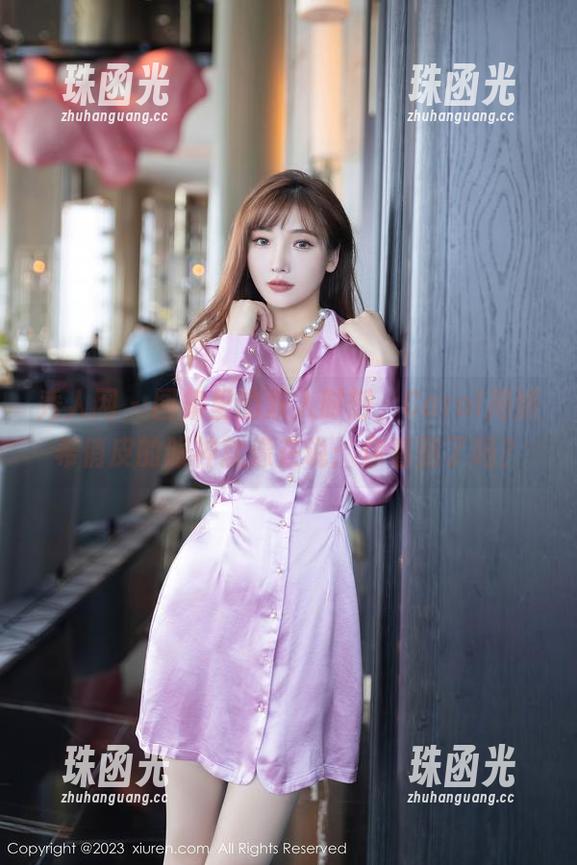 秀人网-Carol周妍希 秀人网 - 图集里的双人时刻,Carol周妍希俏皮的眼神就像在说:你看到了吗?