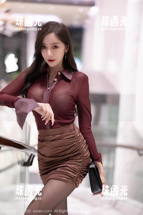 秀人网 - 放大来看！Carol周妍希的职业装写真，查询一下上班族的理想信念。
