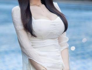 秀人网 - 资源没问题！看Mina米娜如何把职业装搞得像去参加时装周！