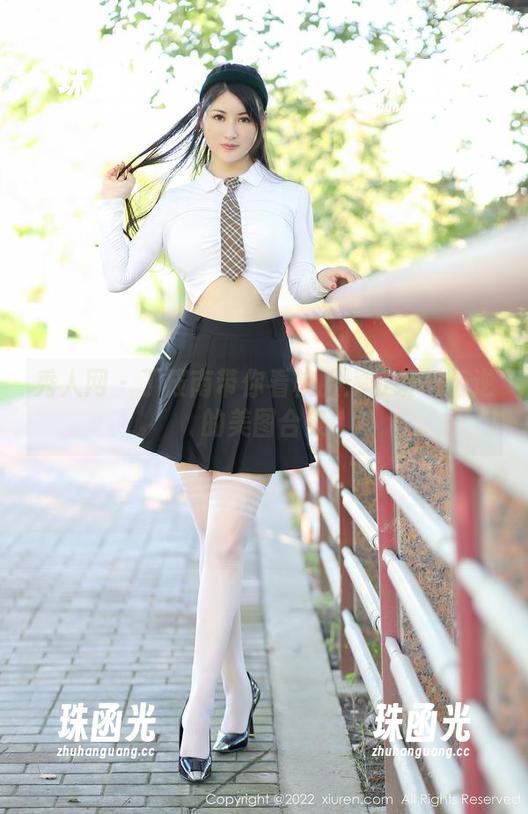秀人网 - 丁筱南带你看校服：可爱与叛逆的美图合集