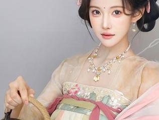 秀人网 - 听说周于希Sally的学姐图包，资源都拿去评奖啦，赶紧来瞧一瞧！